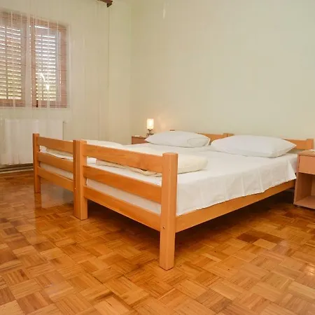 Ante Apartament *